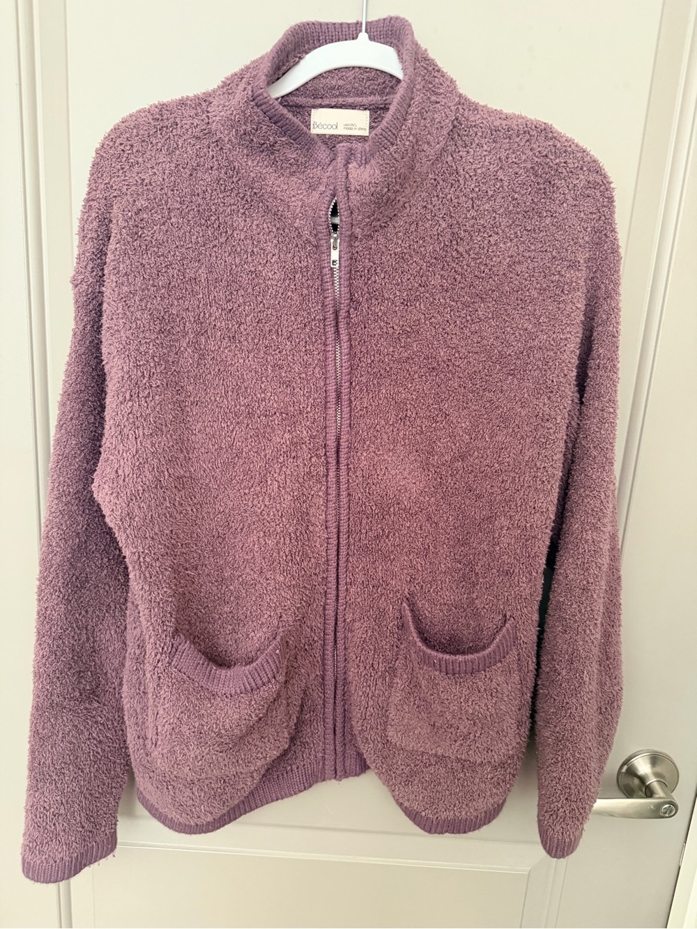 BE COOL Plush Zip-Up Jacket size M/L